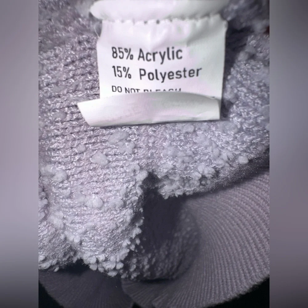 Magnolia Boutique Lavender Fuzzy Textured Cropped Sweater Like New